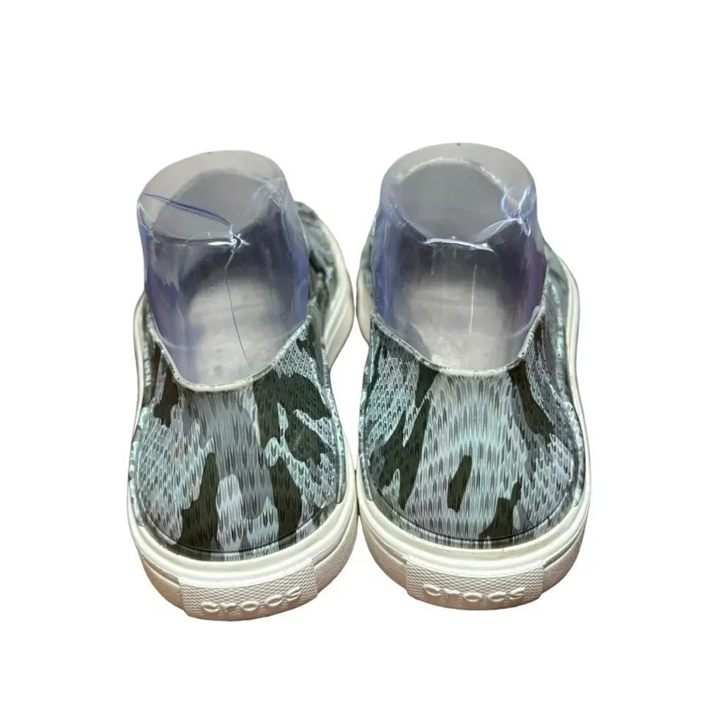 Men’s Slip on crocs size 8 camo blue